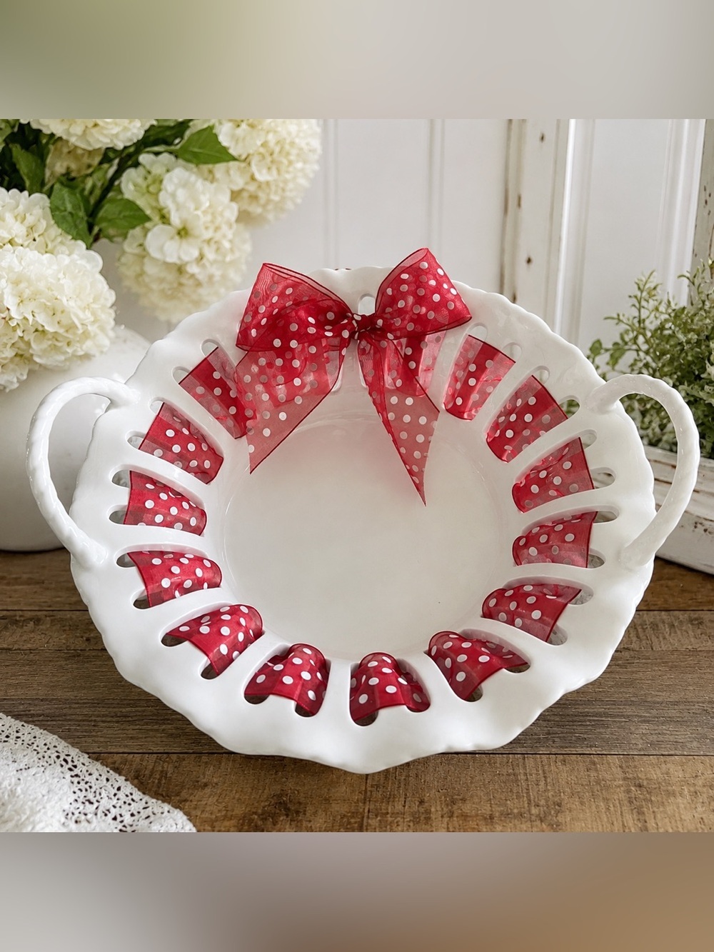 Antique Reflections Godinger White Lattice Ribbon Bowl w Handles Decorative 10”